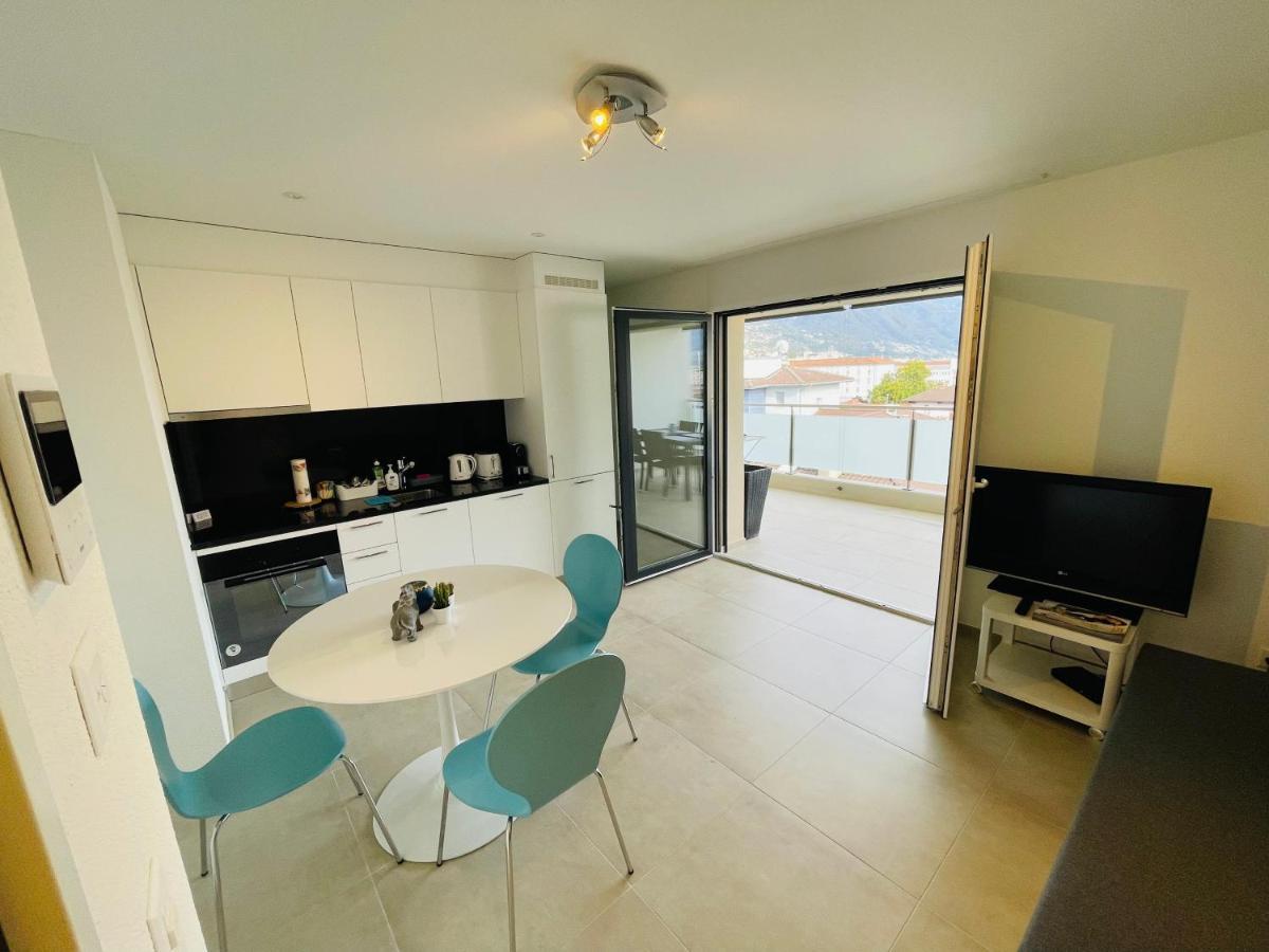 Central Apartment , Free Parking Locarno Exterior foto